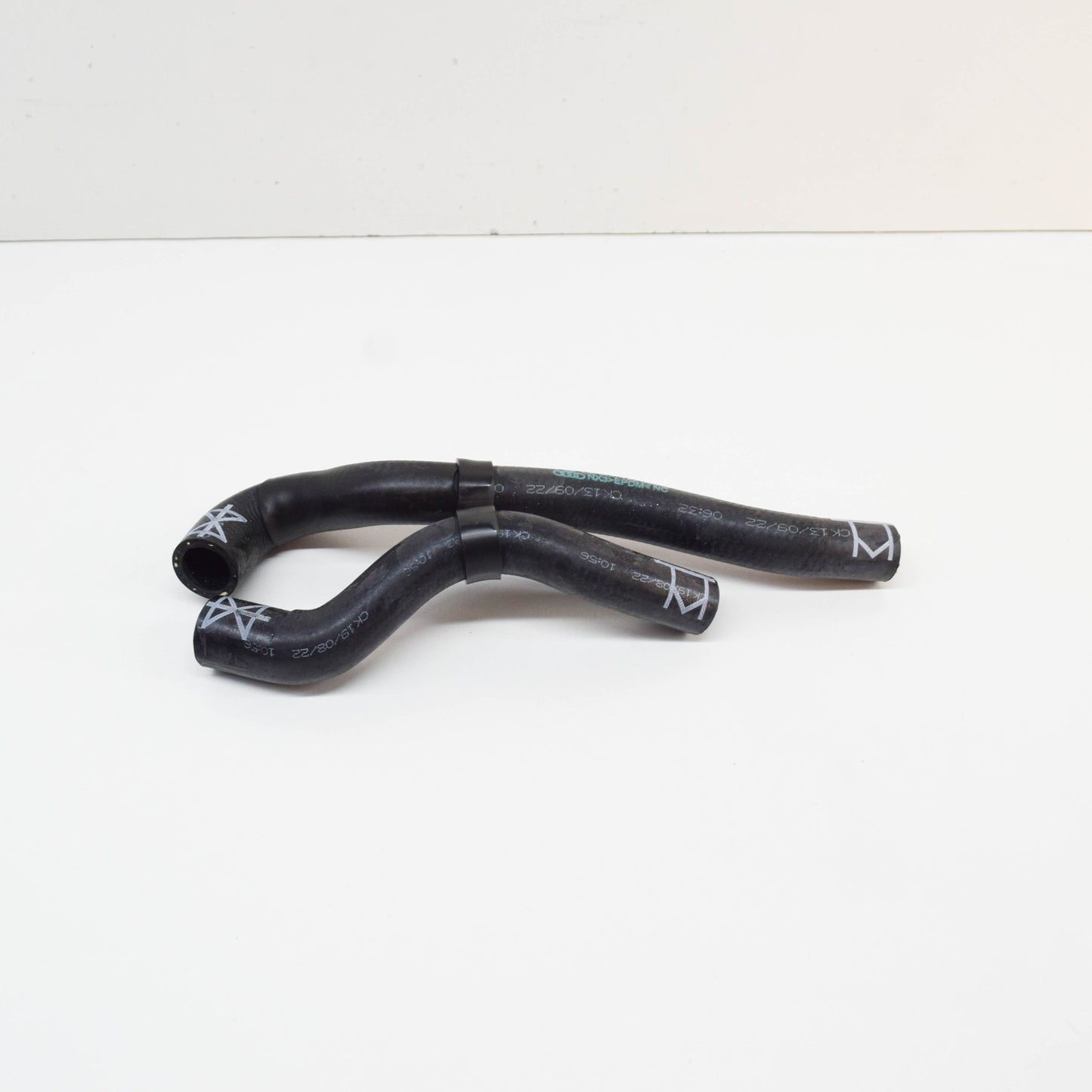 NEW AUDI TT 8J3 ENGINE COOLANT HOSE 3C0122063M ORIGINAL