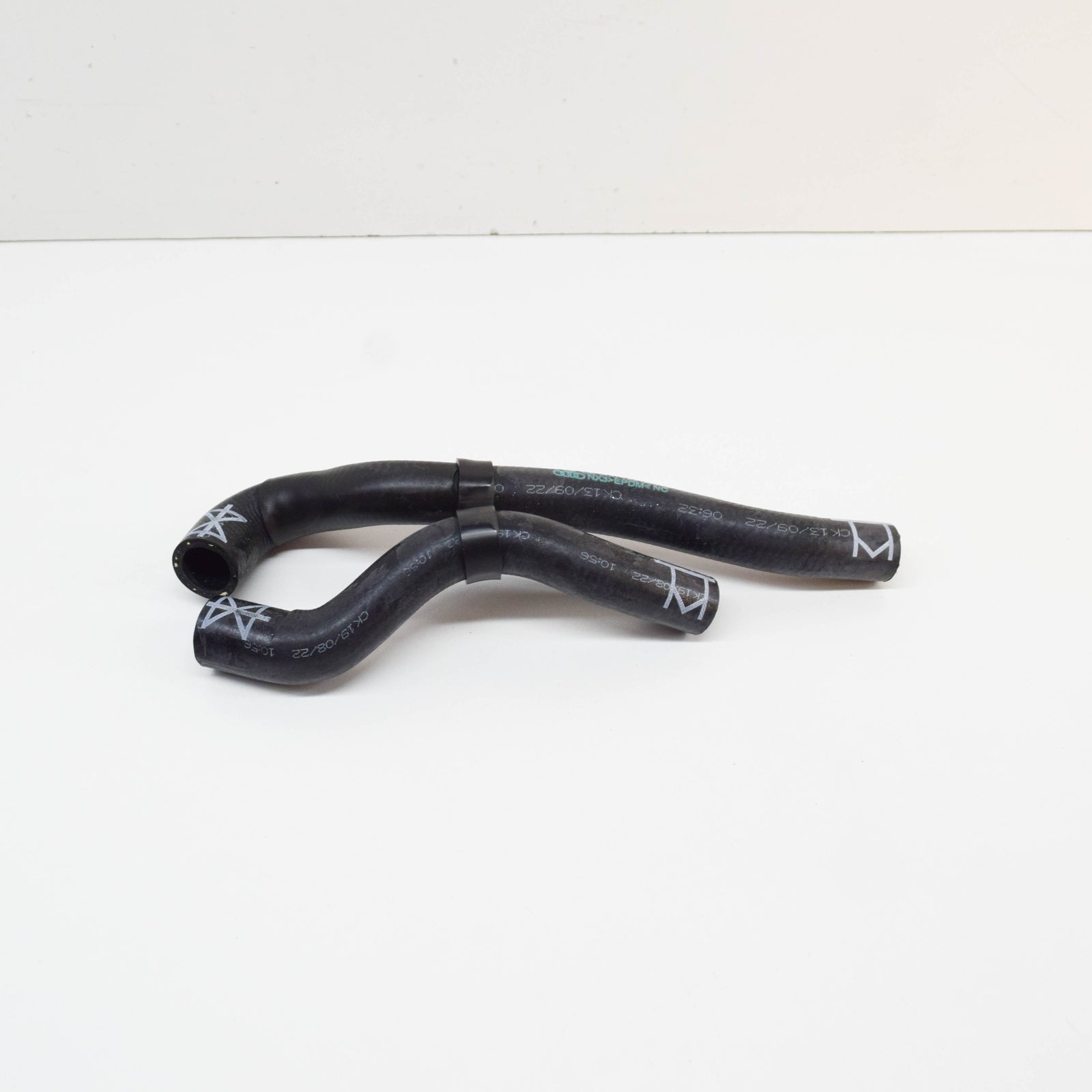 NEW AUDI TT 8J3 ENGINE COOLANT HOSE 3C0122063M ORIGINAL