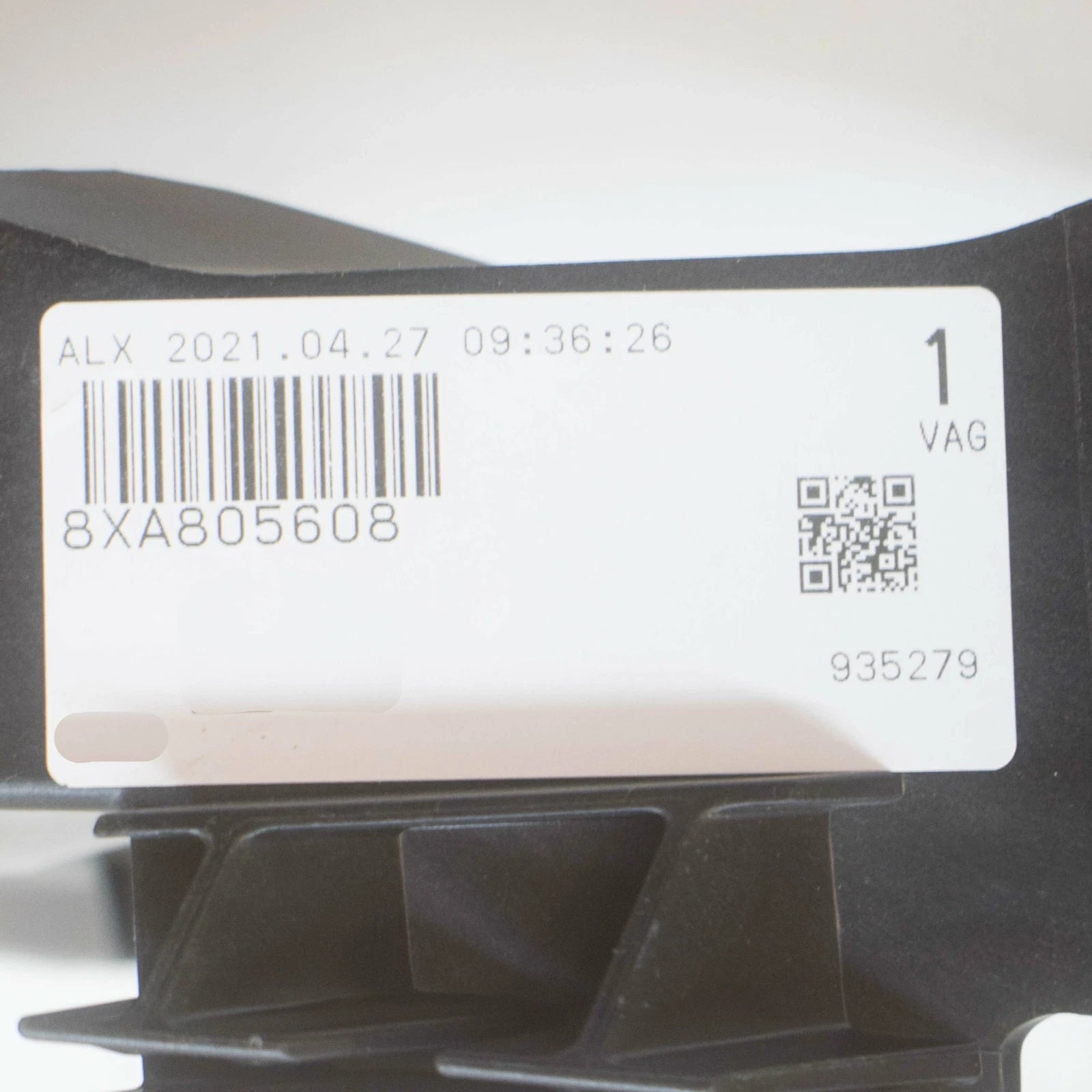 NEW AUDI A1 8X RIGHT HEADLIGHT BRACKET 8XA805608