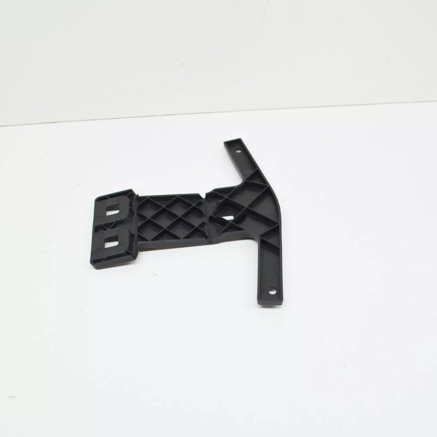 NEW MB C W204 AMG FRONT RADIATOR GRILLE SUPPORT PLATE A2048850336