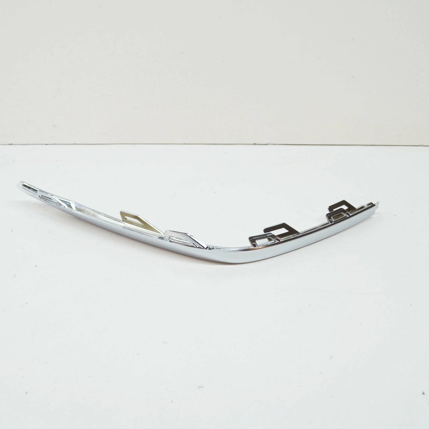 NEW AUDI A5 SPORTBACK 8W6 REAR LEFT BUMPER CHROME MOLDING 8W6853257A3Q7