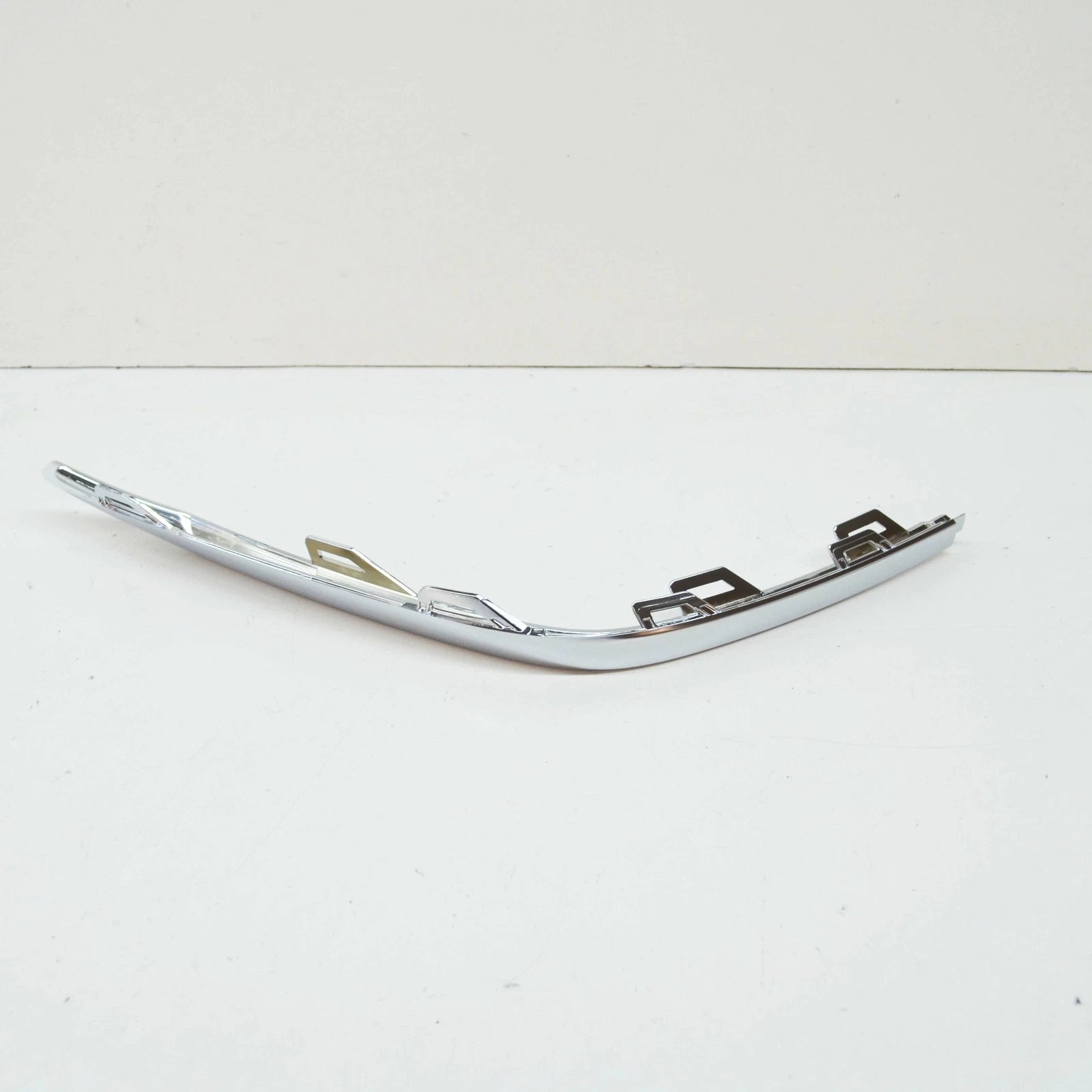 NEW AUDI A5 SPORTBACK 8W6 REAR LEFT BUMPER CHROME MOLDING 8W6853257A3Q7