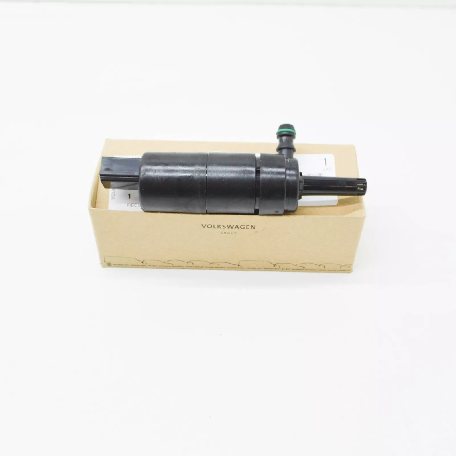 NEW AUDI A4 B8 WINDSHIELD WASHER TANK PUMP 3B7955681