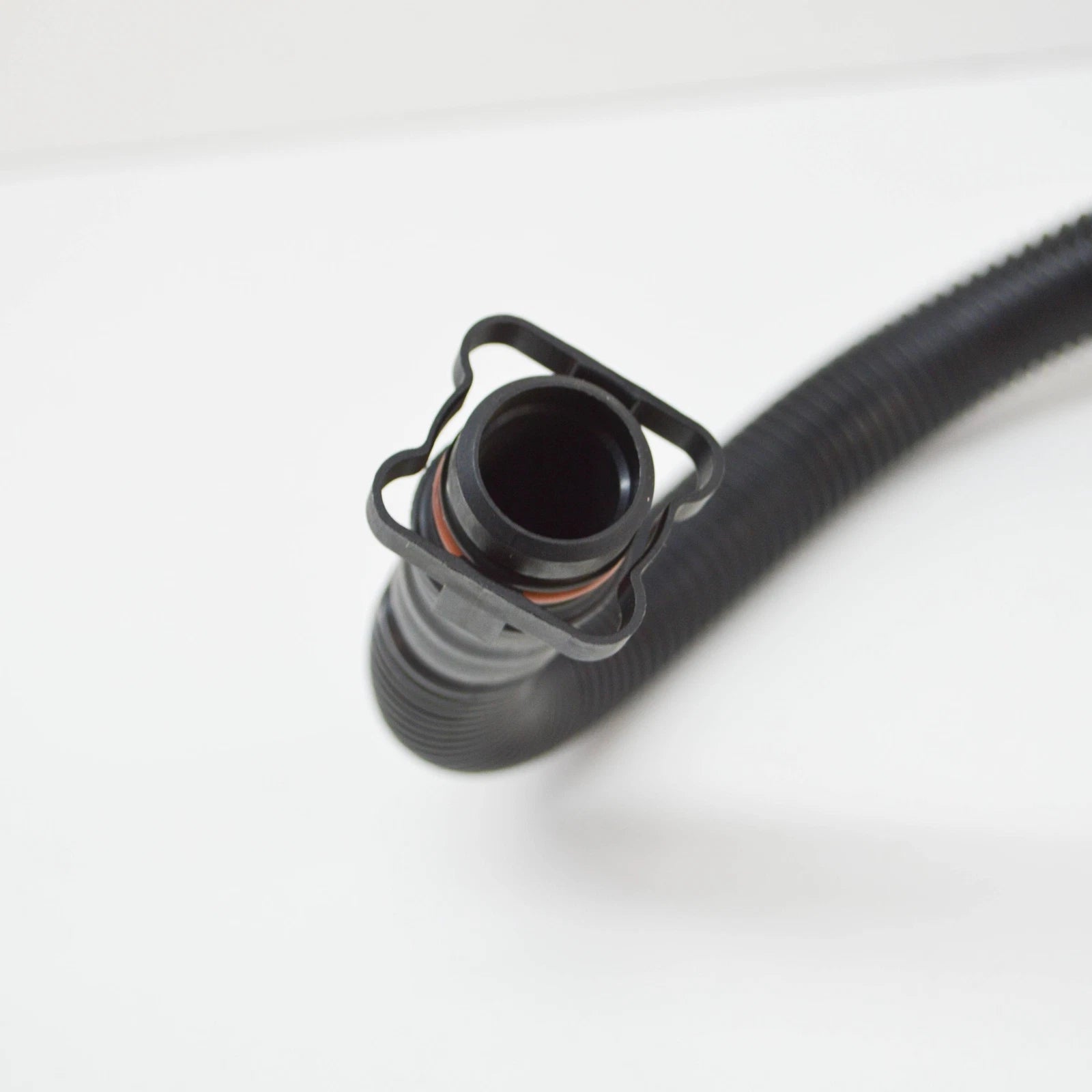 NEW AUDI A4 B7 CRANKCASE BREATHER HOSE 06F103235A