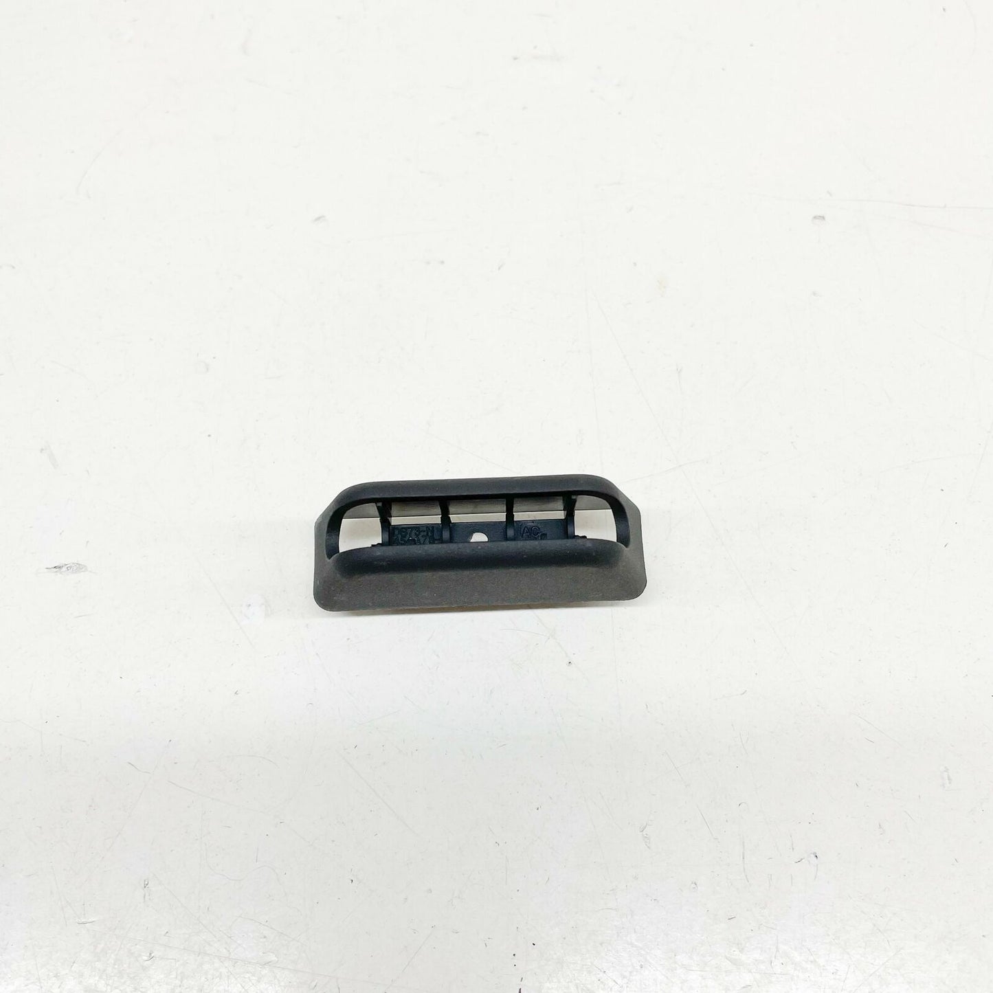 new ford mondeo mk5 estate load compartment trim centre clip 1891183 original