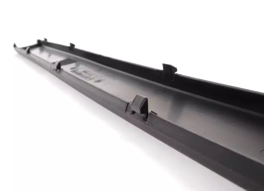 NEW BMW 5 E39 FRONT LICENSE PLATE FILLER TRIM 51118174850 8174850 ORIGINAL