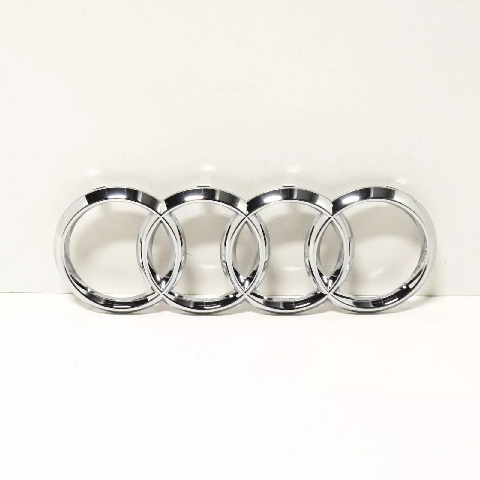 NEW AUDI A7 4G FRONT GRILLE EMBLEM 4H0853605C2ZZ ORIGINAL