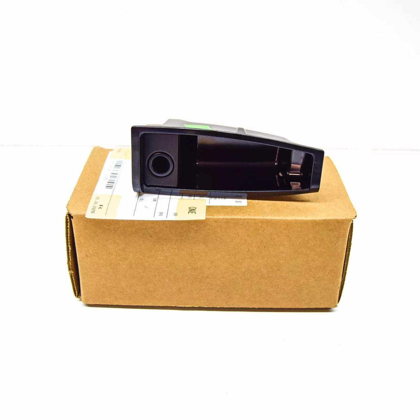 NEW BMW Z4 E85 FRONT CENTER CONSOLE ASHTRAY COVER TRIM 51167026219 ORIGINAL