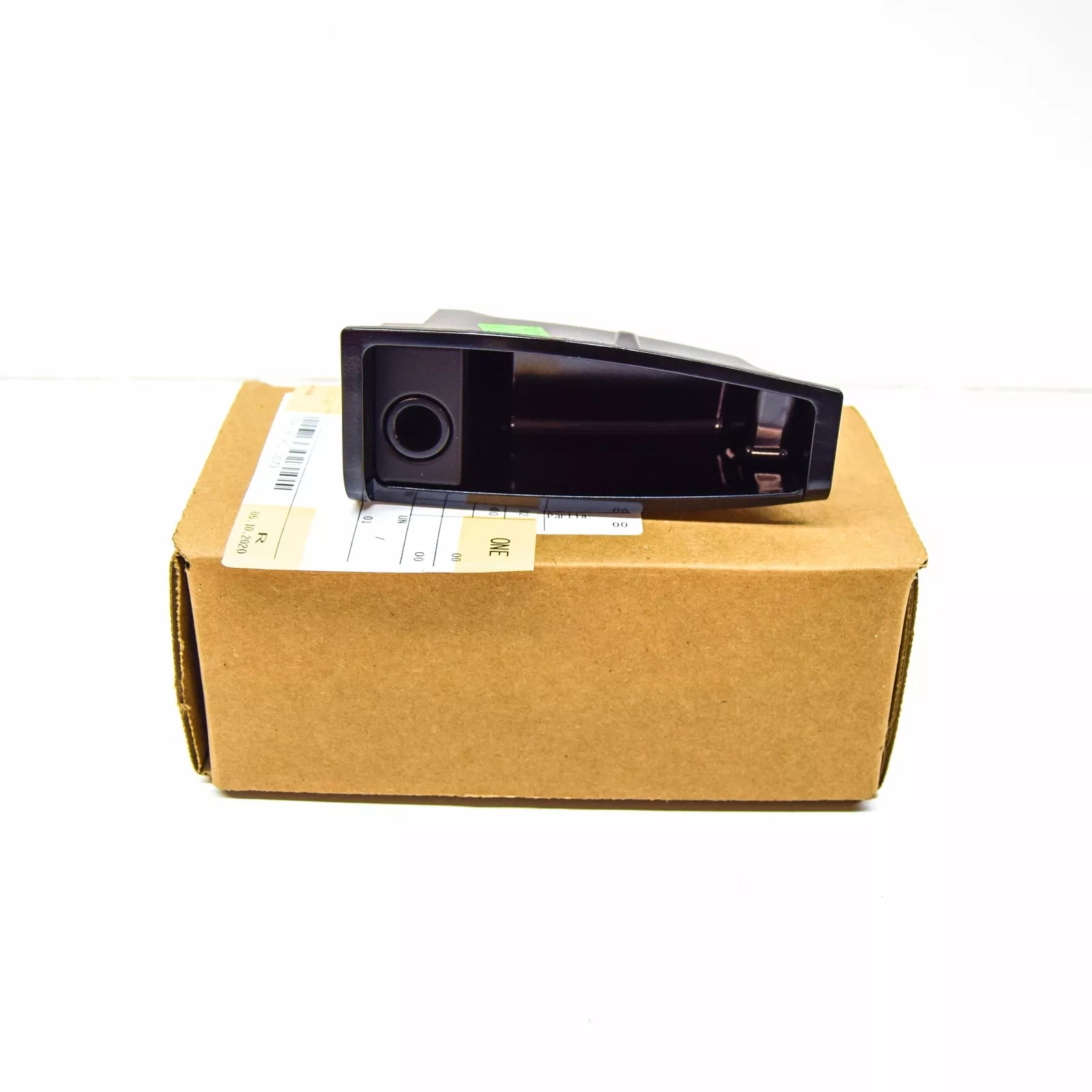 NEW BMW Z4 E85 FRONT CENTER CONSOLE ASHTRAY COVER TRIM 51167026219 ORIGINAL