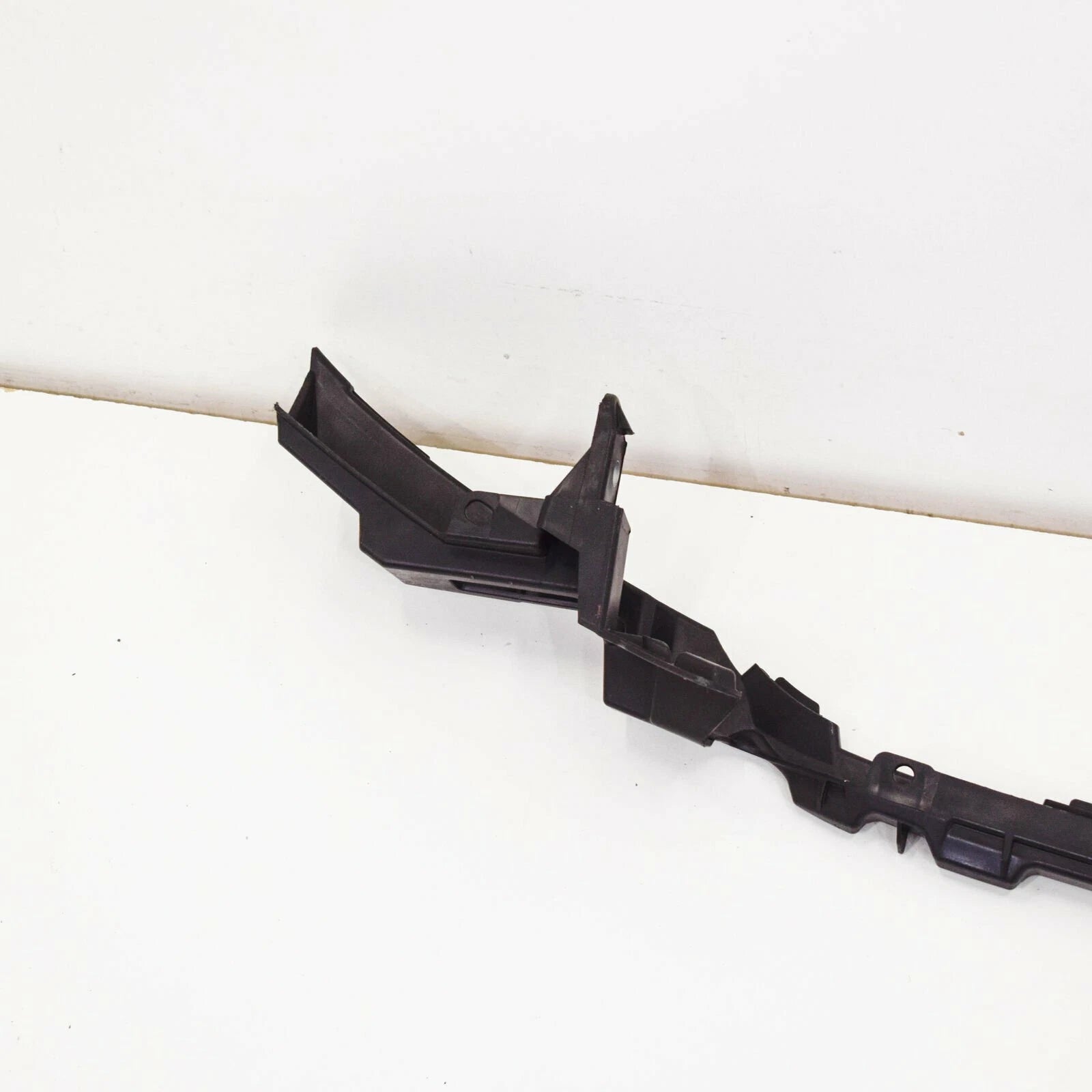 NEW MB E-CLASS W212 E63 AMG FRONT BUMPER BRACKET LOWER A2128855465 ORIGINAL