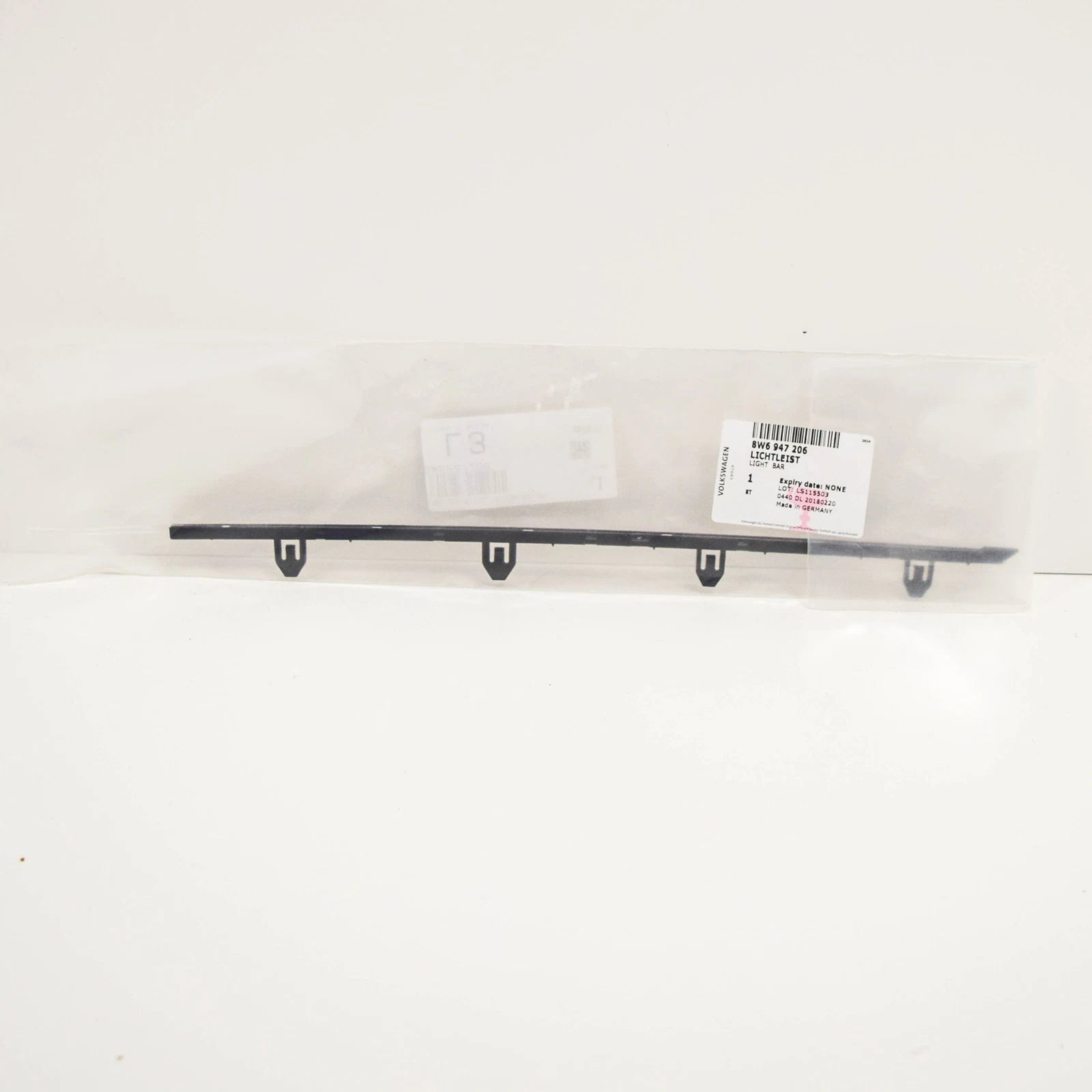 NEW AUDI A5 S5 8W6 CONVERTIBLE RIGHT DOOR INTERIOR LIGHT BAR 8W6947206 ORIGINAL