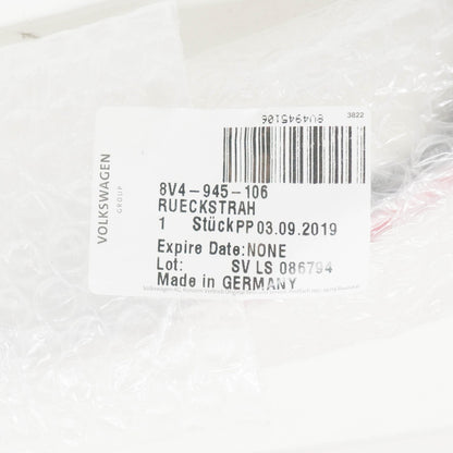 NEW AUDI A3 8V REAR LIGHT REFLECTOR RIGHT 8V4945106 ORIGINAL