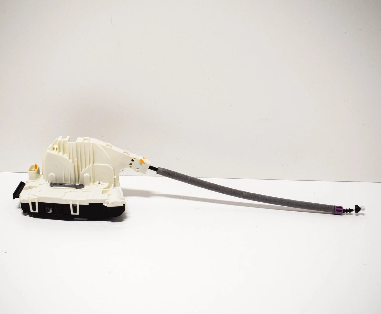 NEW MERCEDES-BENZ C-CLASS W204 FRONT RIGHT DOOR LOCK A2047203835 ORIGINAL