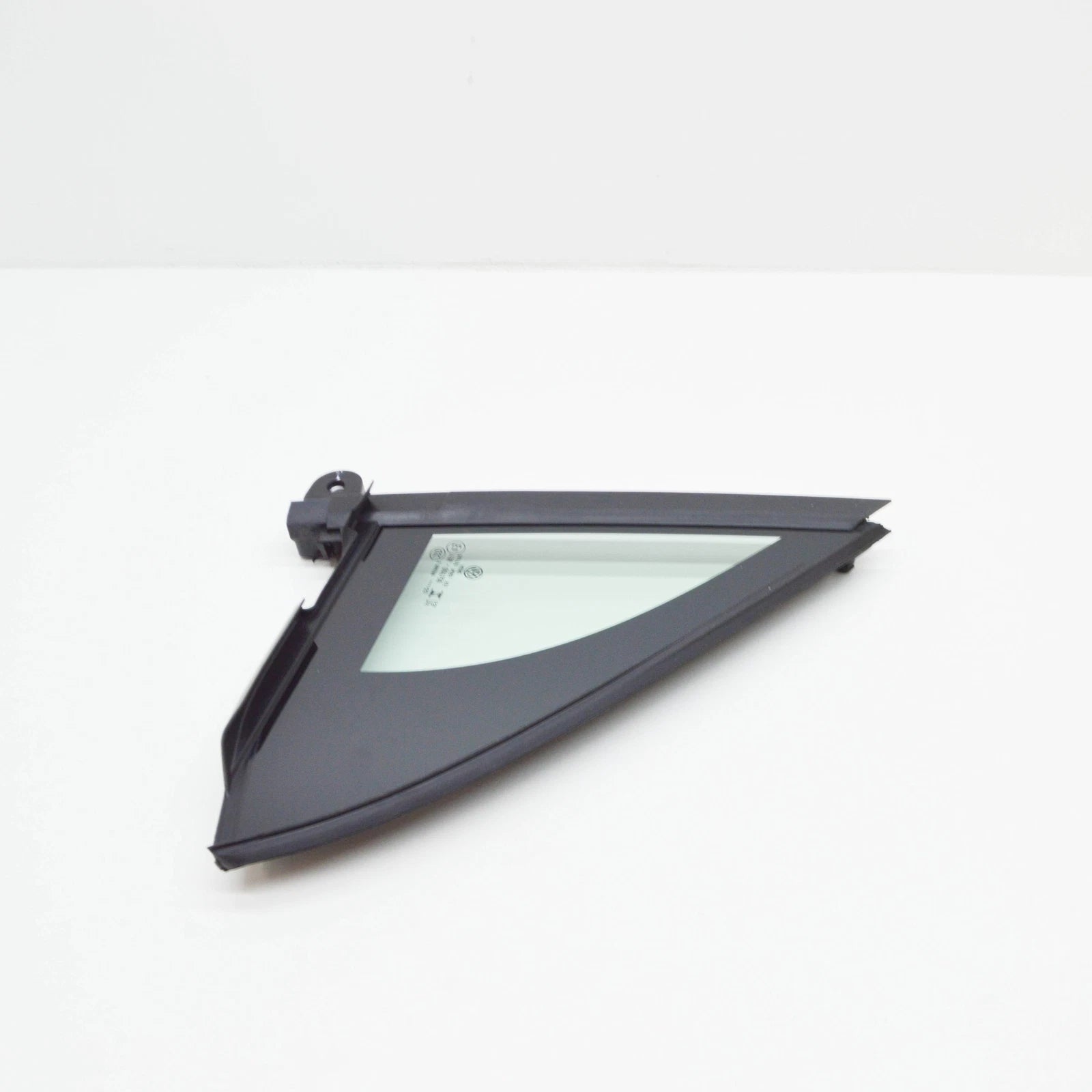 NEW VOLKSWAGEN TIGUAN AD FRONT RIGHT QUARTER WINDOW 5NN845114C 2018 ORIGINAL