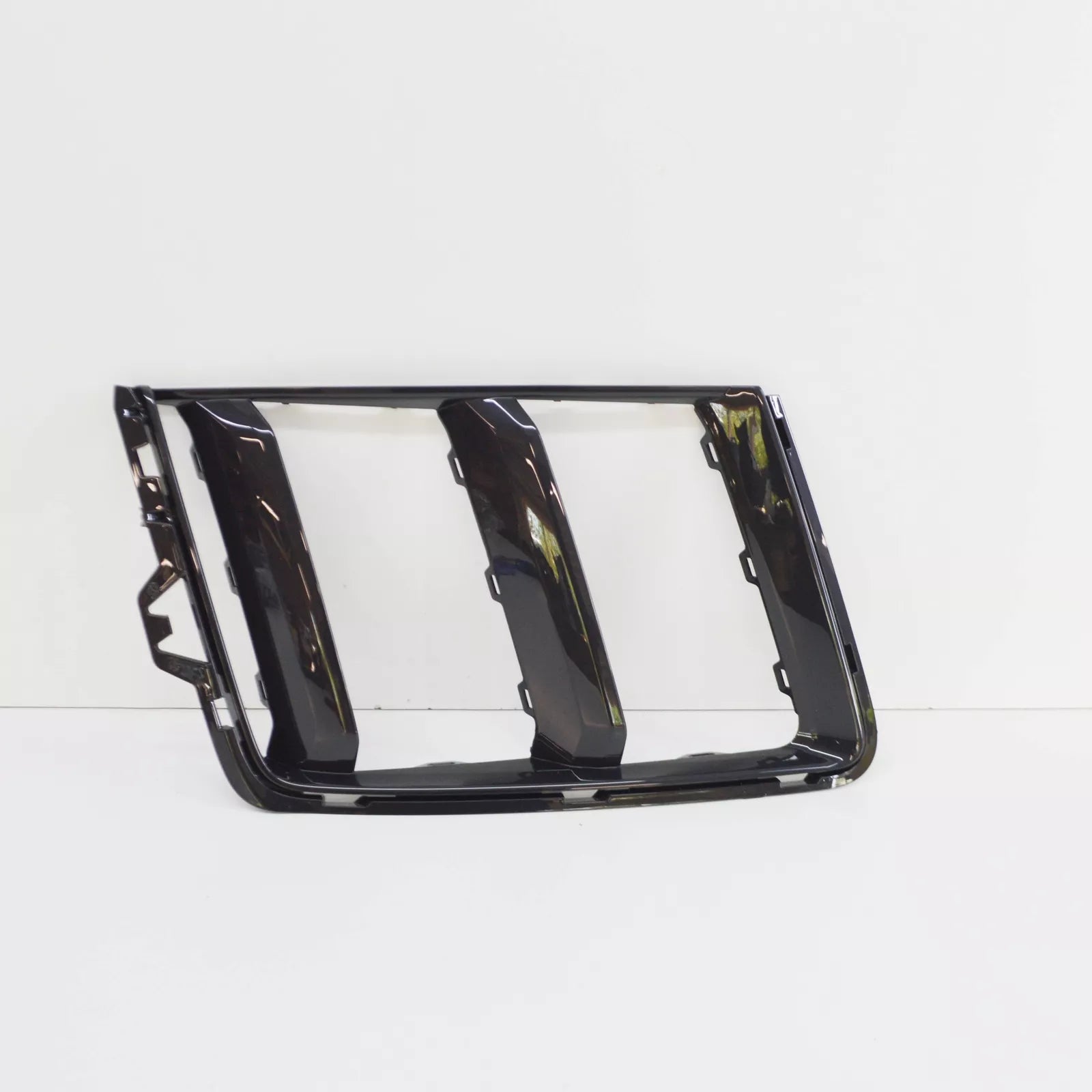 NEW AUDI R8 4S FRONT BUMPER RIGHT SIDE GRILLE FRAME 4S0807682ARN4 ORIGINAL