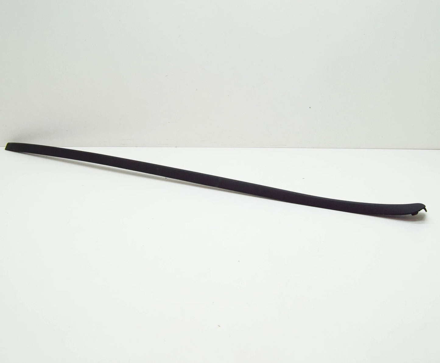 NEW SEAT LEON 5F RIGHT WINDSCREEN TRIM STRIP 5F0854320E9B9 ORIGINAL