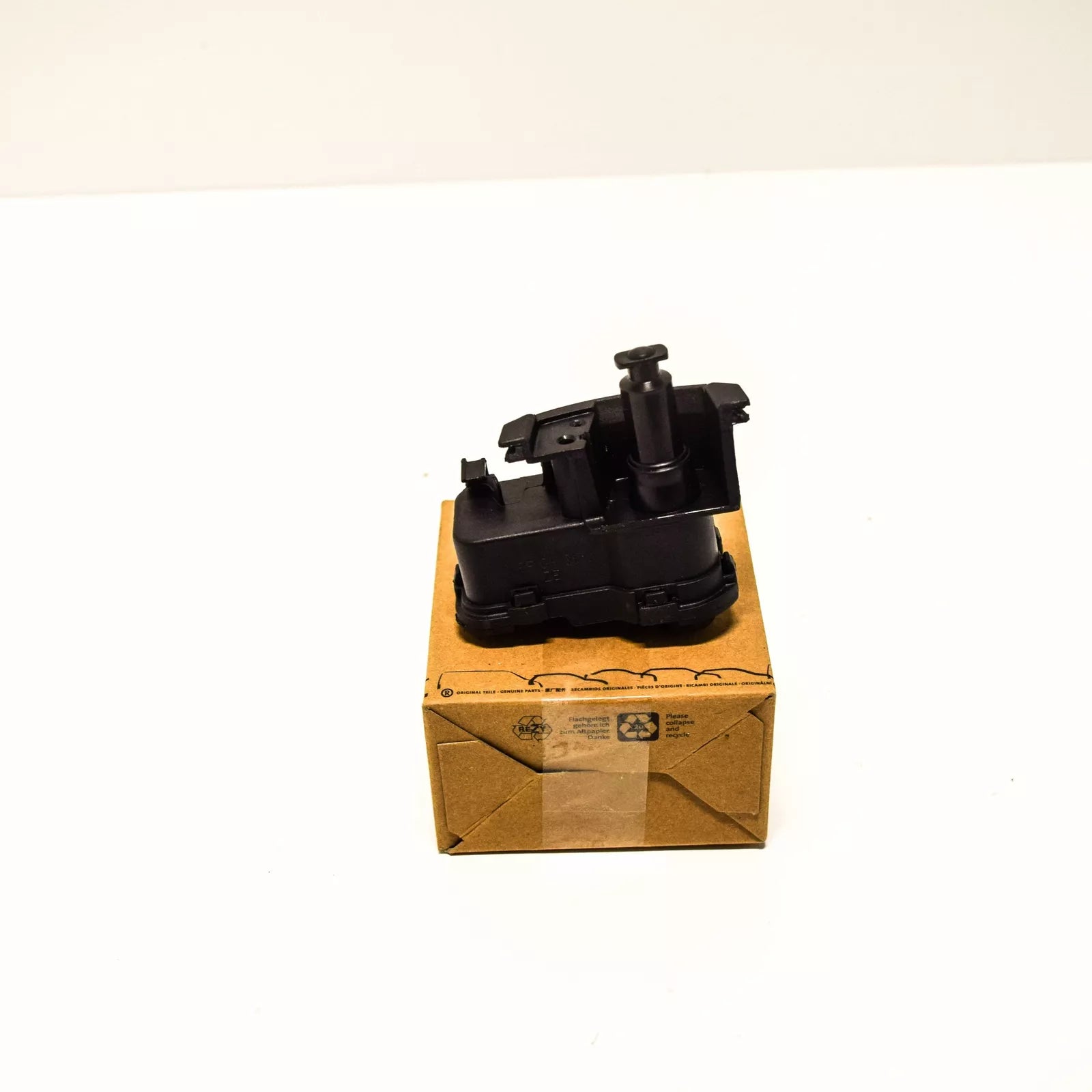 NEW VOLKSWAGEN SHARAN 7N FUEL FILLER FLAP MOTOR 7N0810773E