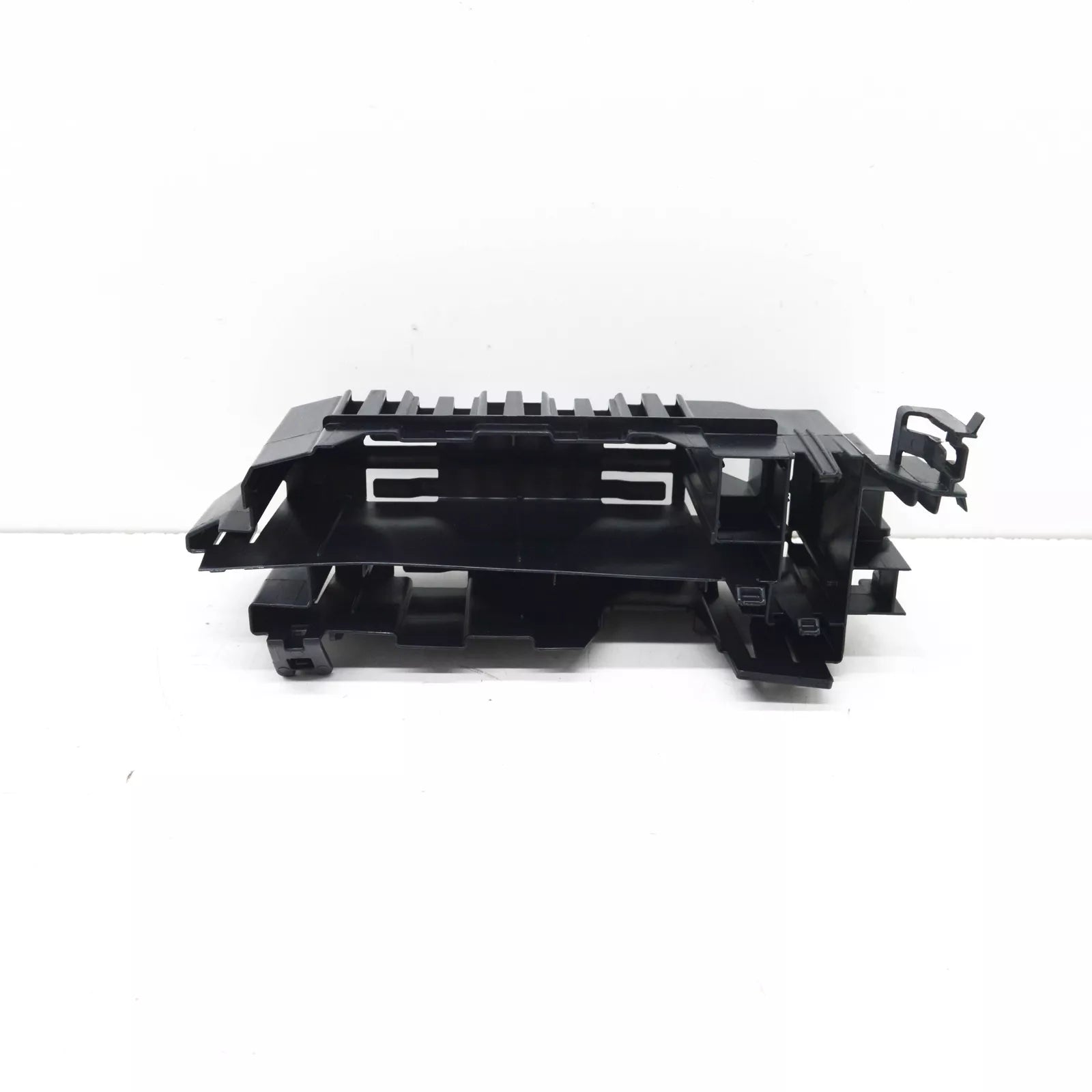 NEW AUDI A3 LIMOUSINE 8Y REAR RIGHT CONTROL UNIT RETAINER 8Y0907390 ORIGINAL