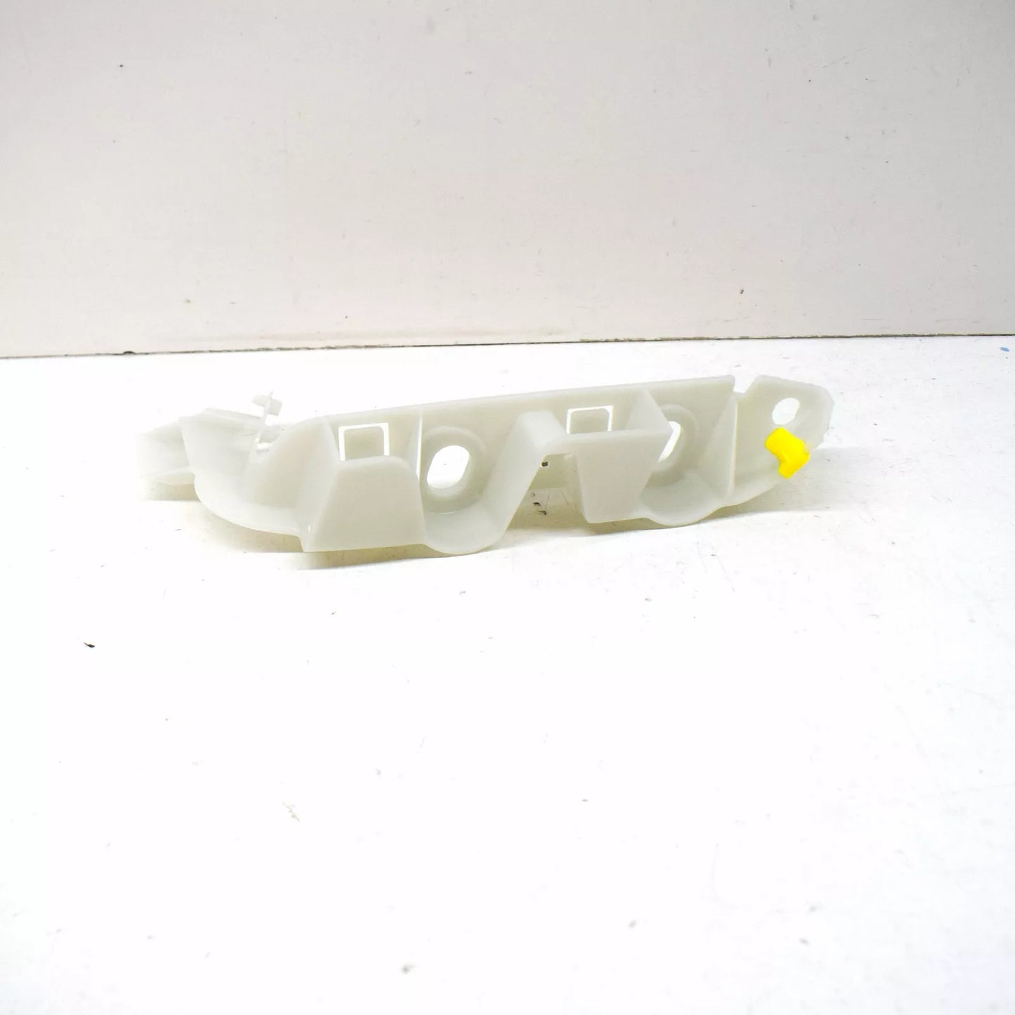 NEW AUDI A4 B9 FRONT LEFT BUMPER BRACKET GUIDE UPPER 8W0807283E ORIGINAL