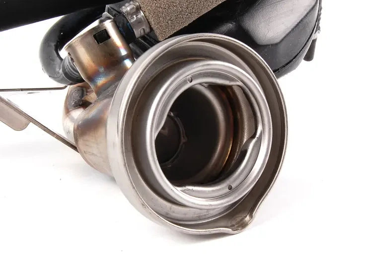 NEW MERCEDES-BENZ C W203 FUEL FILLER NECK ASSEMBLY A2034701920