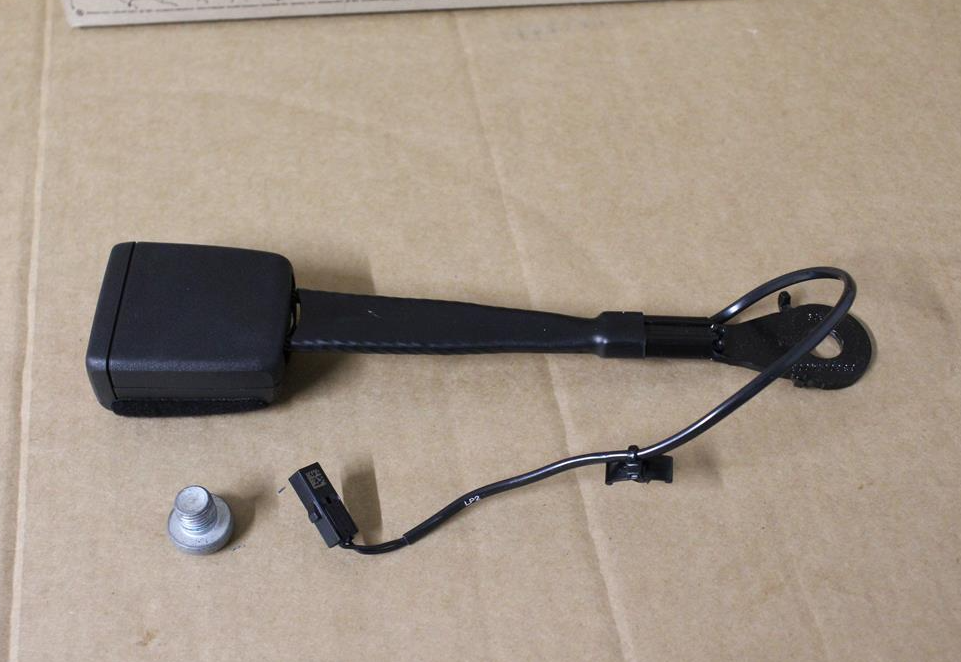 NEW VW GOLF CD MK8 FRONT LEFT SEAT BELT BUCKLE 8Y0857755MNB ORIGINAL