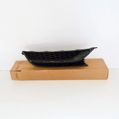 NEW VOLKSWAGEN PASSAT B7 FRONT BUMPER RIGHT LOWER GRILLE 561853666C9B9 ORIGINAL