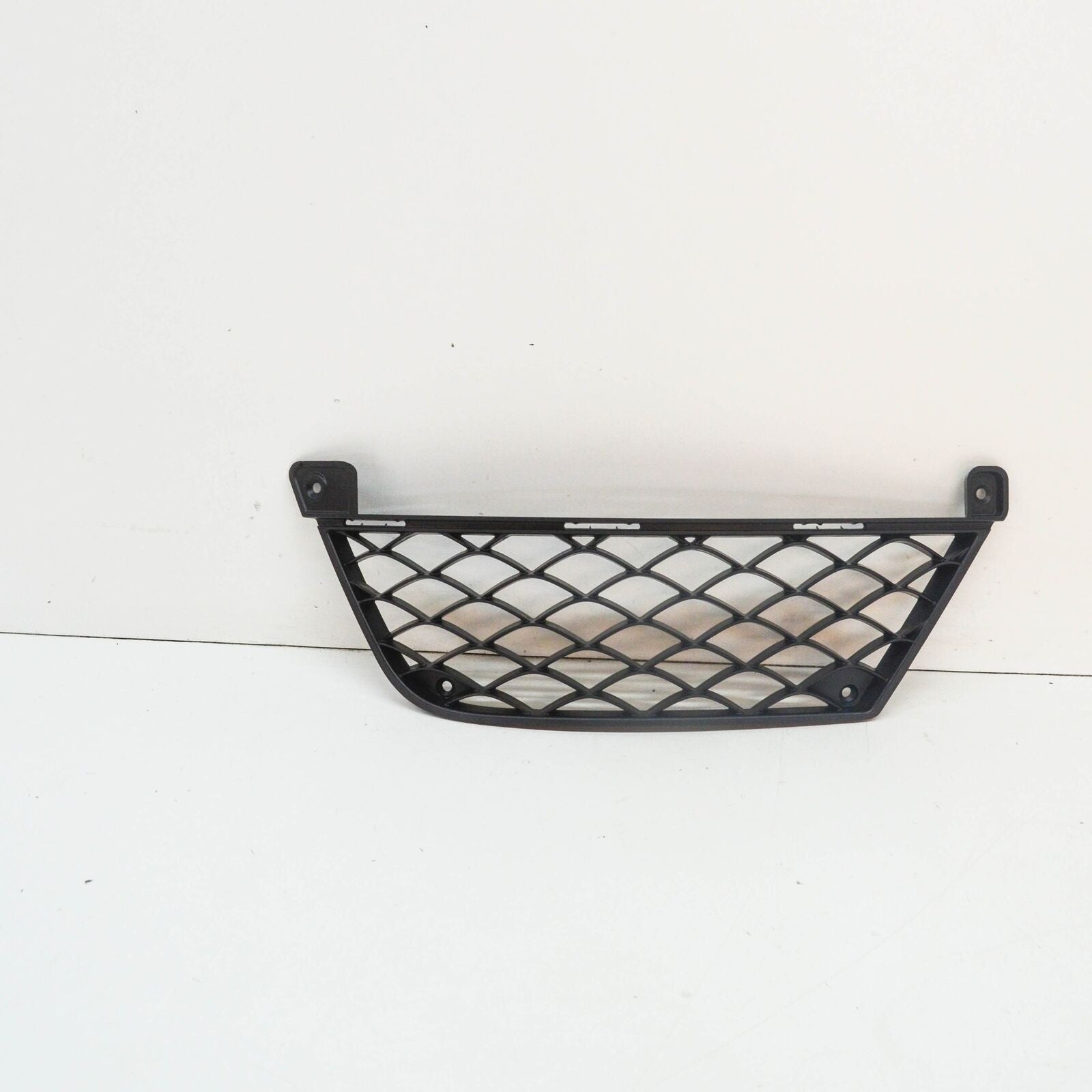 NEW MERCEDES BENZ C W204 C63 AMG FRONT RIGHT GRILLE A2048851653 ORIGINAL
