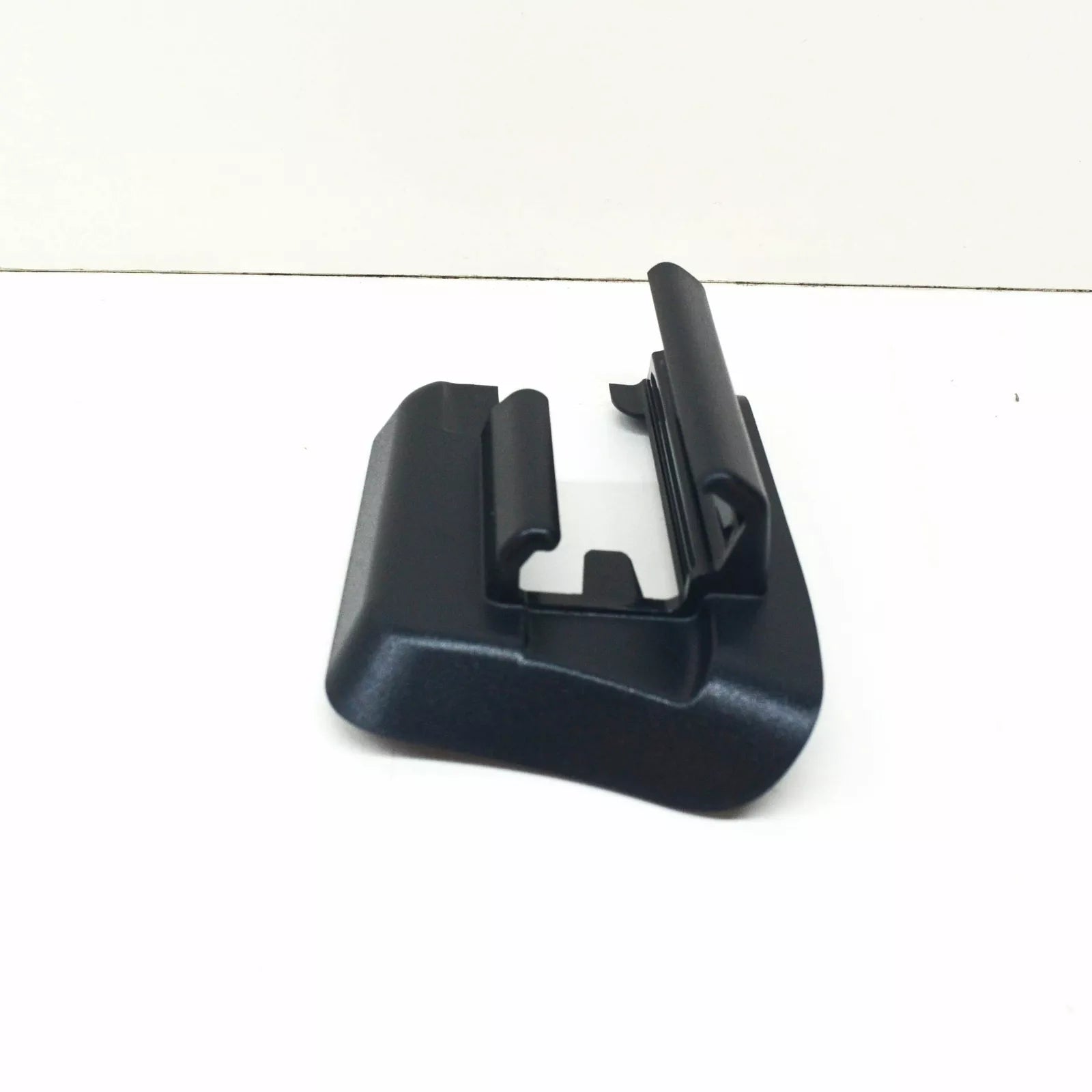 NEW MB GLC X253 FRONT LEFT SEAT REAR INNER RIGHT COVER A25391907009051 ORIGINAL