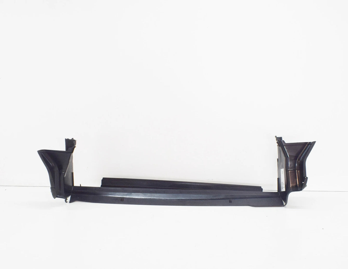 NEW MERCEDES-BENZ C W205 RADIATOR BOTTOM AIR DUCT A2055050330 ORIGINAL