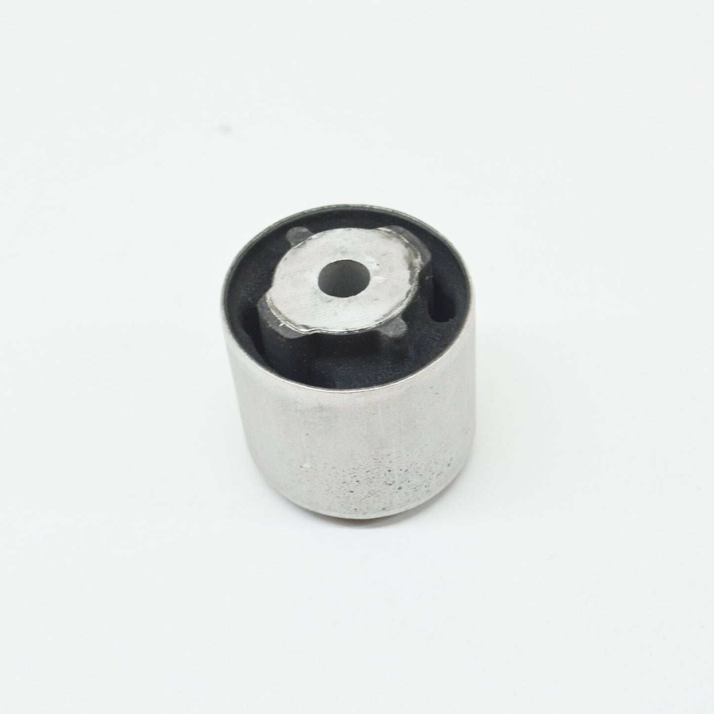 NEW VW TOUAREG 7L FRONT DIFFERENTIAL BONDED RUBBER BUSH 7L0525337B ORIGINAL