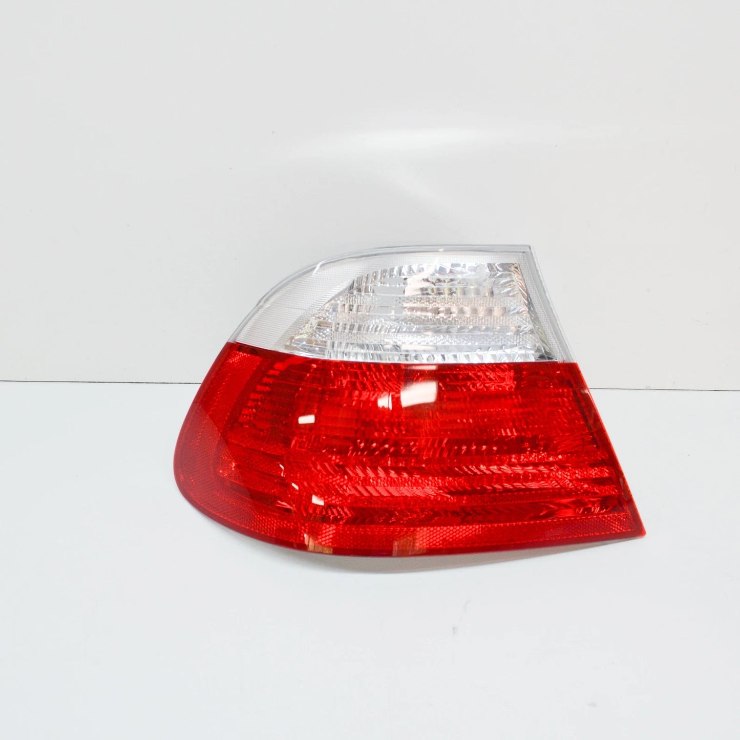 NEW BMW 3 E46 REAR LEFT TAILLIGHT 63218383825 8383825 ORIGINAL