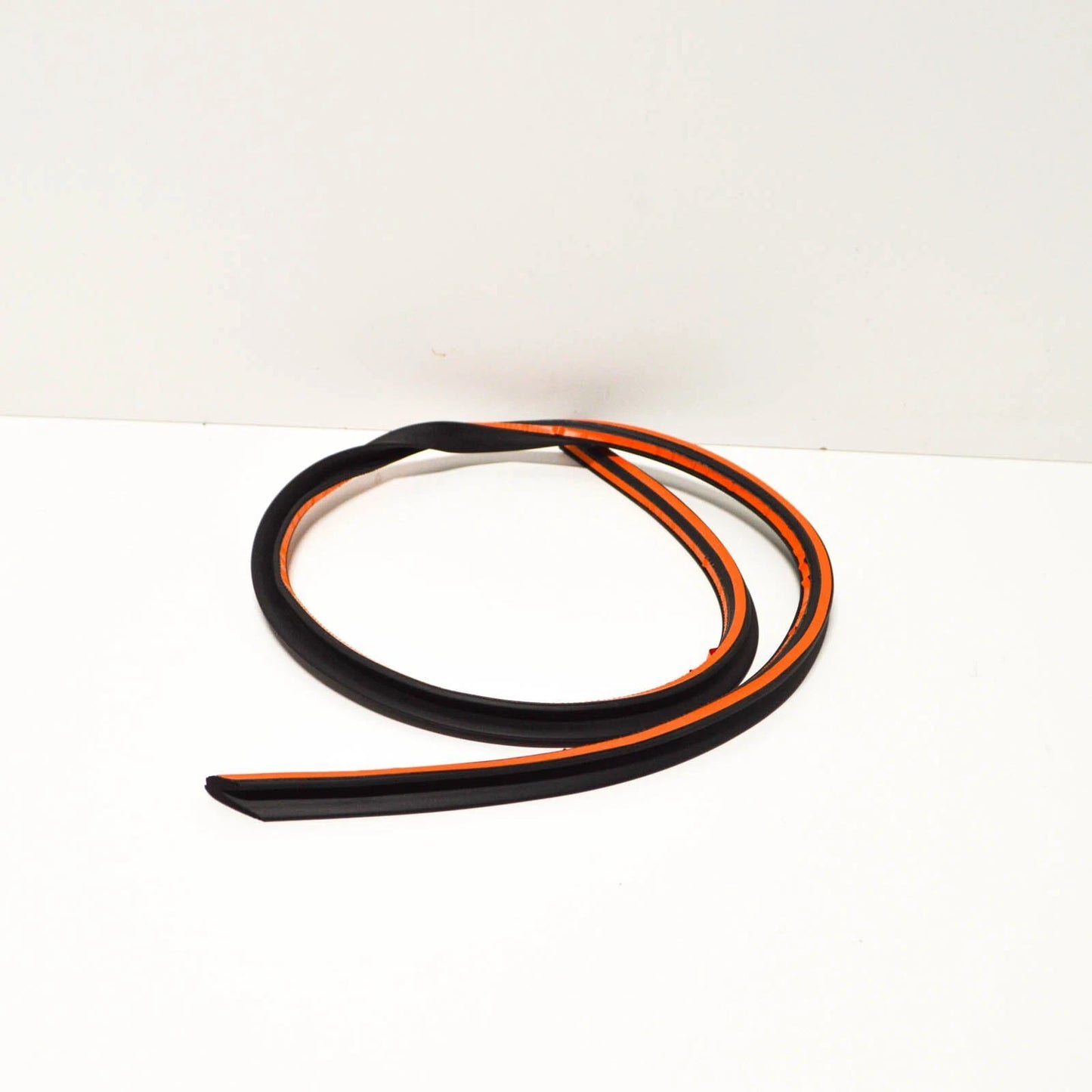 NEW BMW 3 E30 FENDER GASKET RIGHT SIDE M SPORT 51712233122 2233122 ORIGINAL