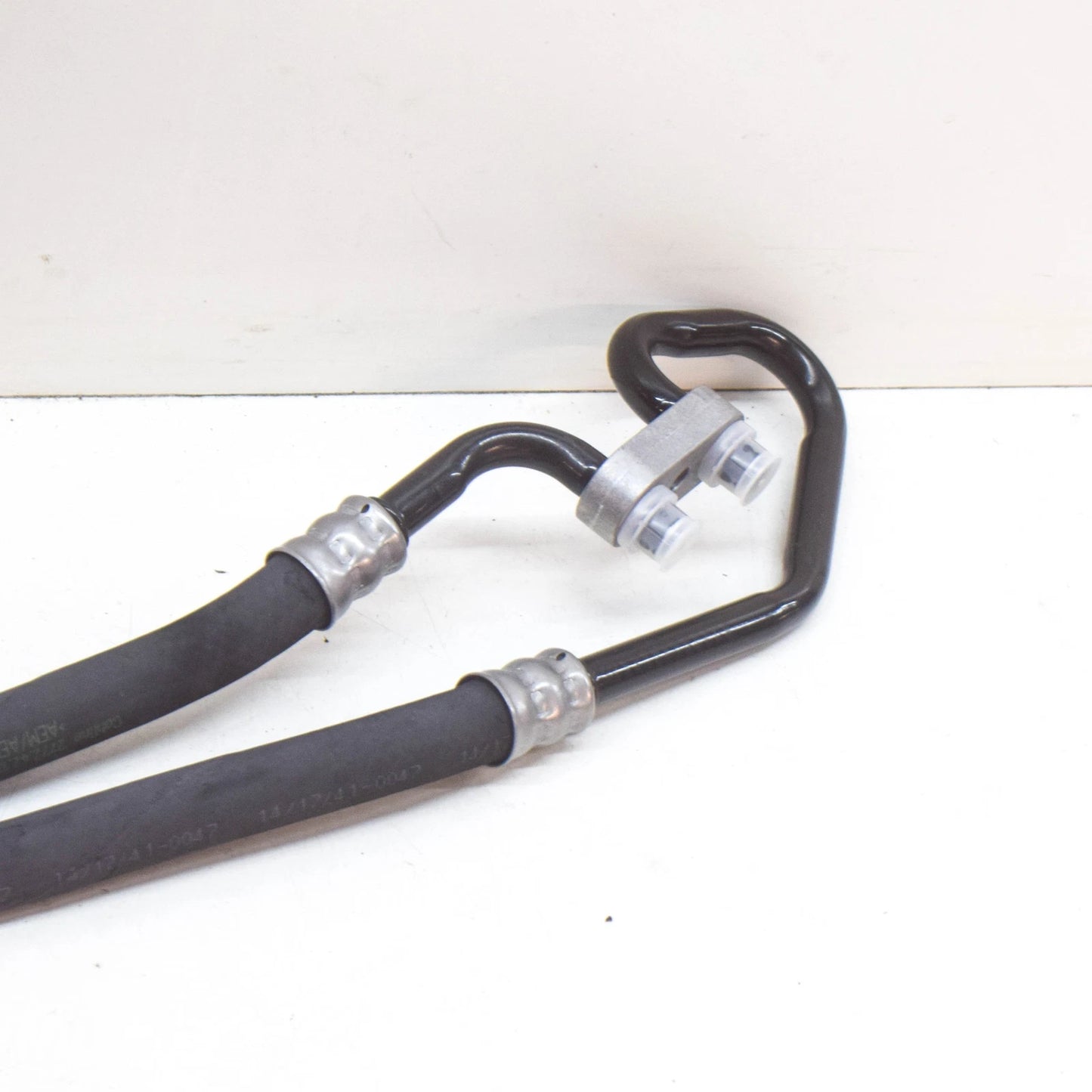 NEW BMW Z4 ROADSTER E89 ENGINE OIL COOLER LINE PIPE 17227585927 7585927 ORIGINAL