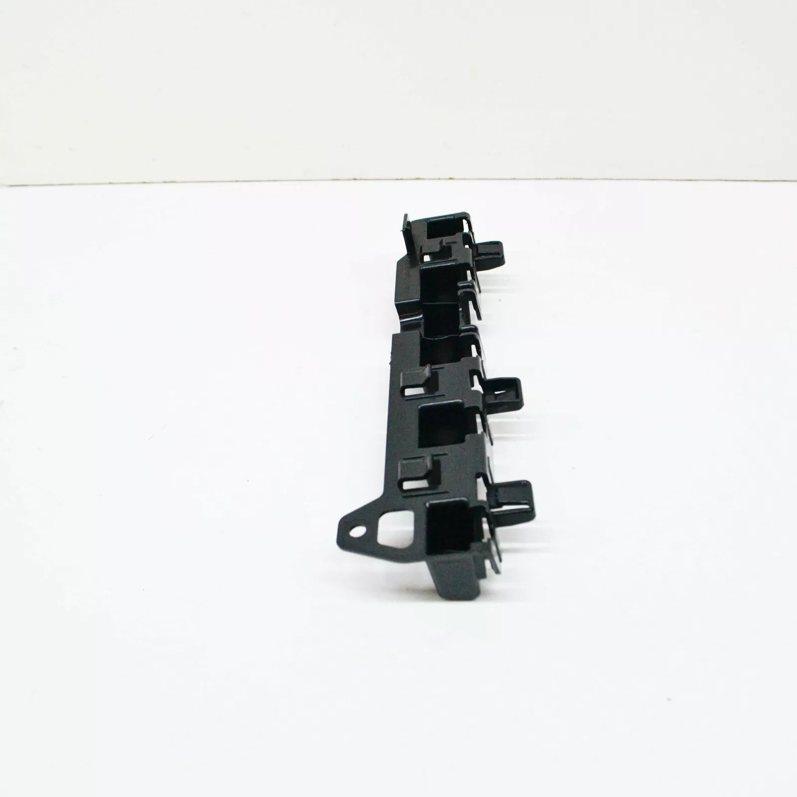 NEW BMW 5 G30 FRONT RIGHT SIDE SUPPORTING LEDGE HOLDER 51777387342 ORIGINAL