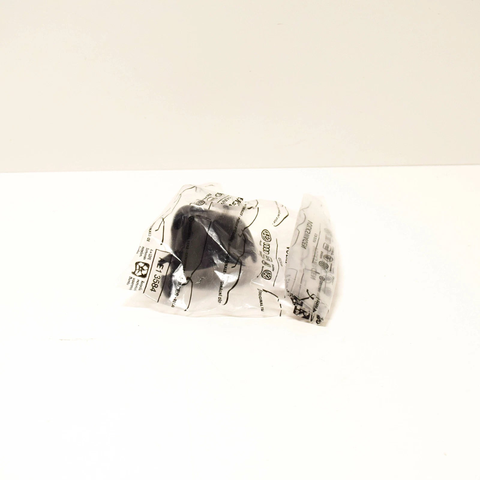 NEW AUDI A3 8V REAR SHOCK ABSORBER PROTECTIVE CAP  8V0512133 ORIGINAL