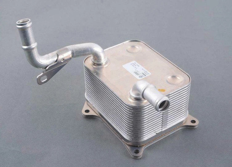 NEW VOLKSWAGEN TOUAREG 7L ENGINE OIL COOLER 079117015P ORIGINAL