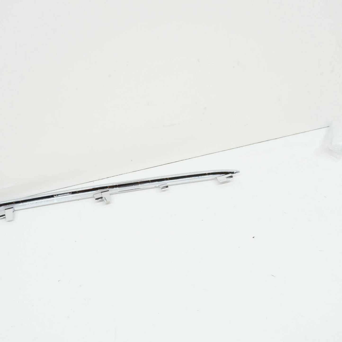 NEW MERCEDES-BENZ S W222 FRONT BUMPER LOWER TRIM STRIP A2228851600