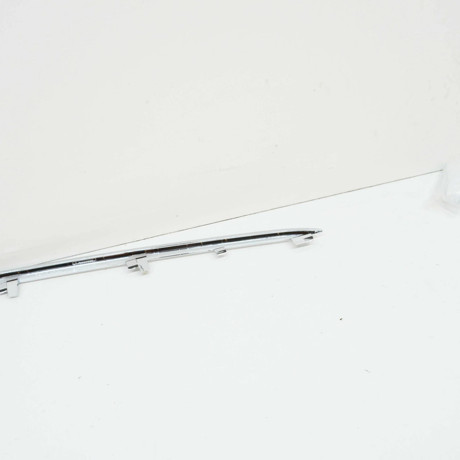 NEW MERCEDES-BENZ S W222 FRONT BUMPER LOWER TRIM STRIP A2228851600