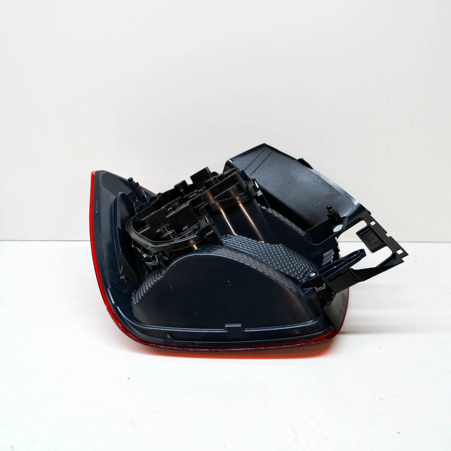 NEW BMW 1 F20 REAR RIGHT TAIL LIGHT 63217241544 7241544 ORIGINAL