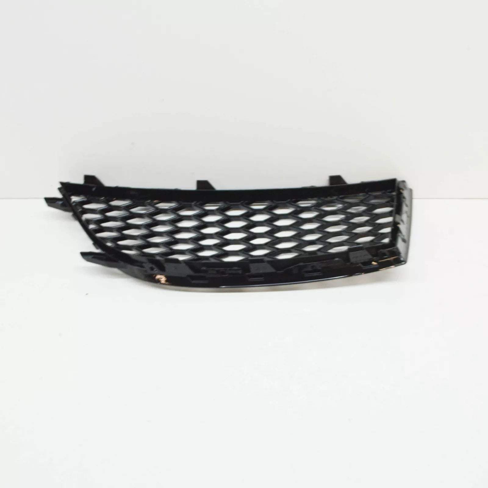 NEW AUDI A4 RS4 FRONT RIGHT LOWER GRILLE 8K0807682RT94 ORIGINAL