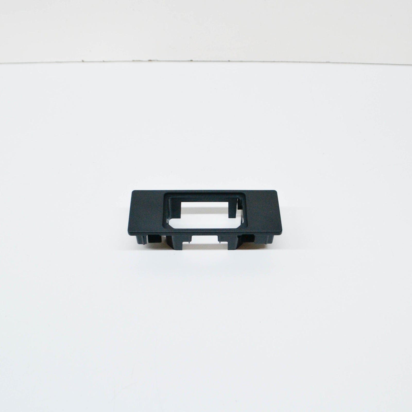 new ford mondeo mk5 center console usb plug bezel 5378468 gj5t-14g332-aa