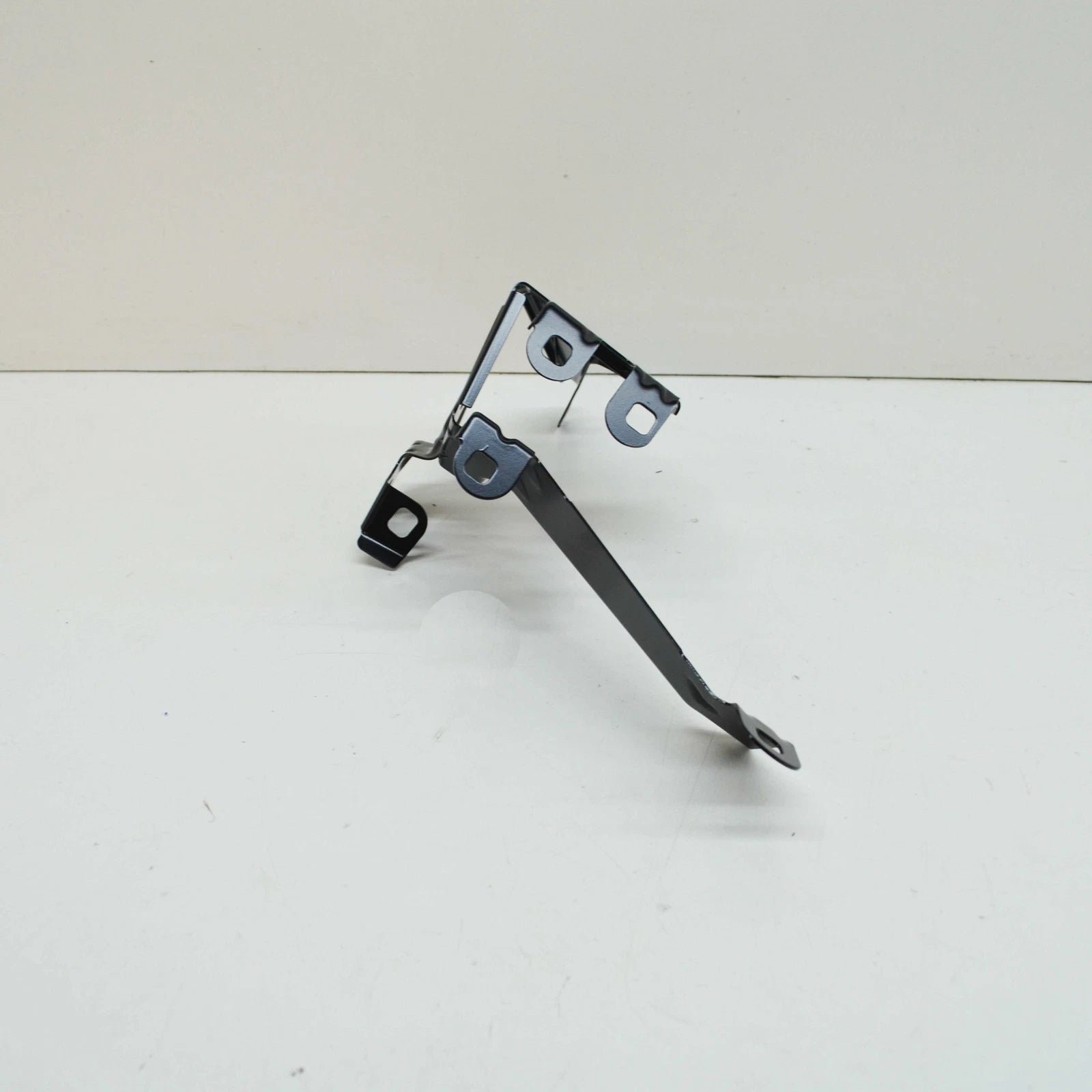 NEW BMW 6 CABRIO F12 FRONT RIGHT FENDER WING HOLDER 41357230584 ORIGINAL