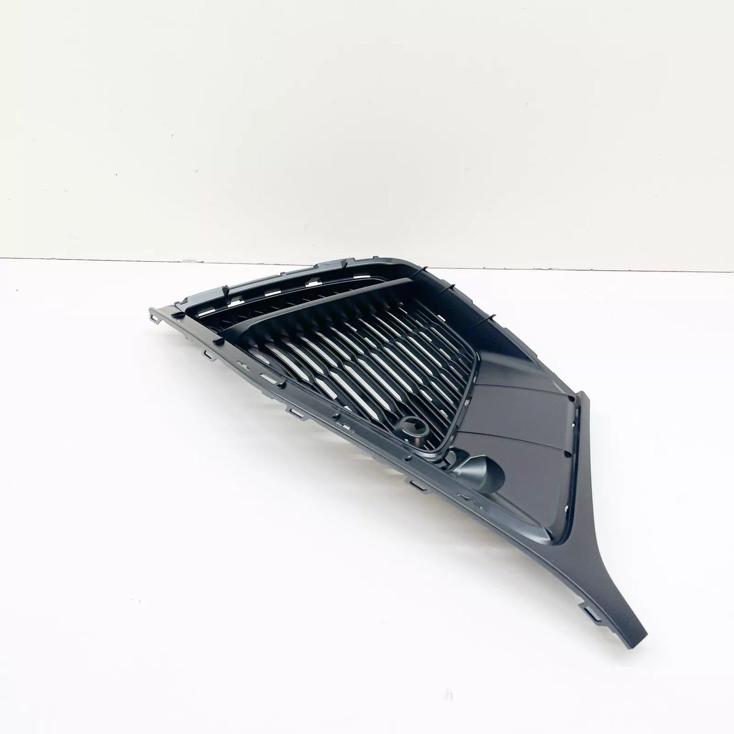 NEW AUDI Q8 4M FRONT RIGHT AIR GUIDE GRILLE 4M8807682ARU6