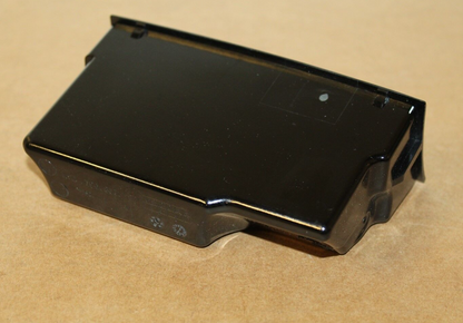 NEW VW TOUAREG 7P MK2 FRONT STOWAGE COMPARTMENT 7P6857130B ORIGINAL