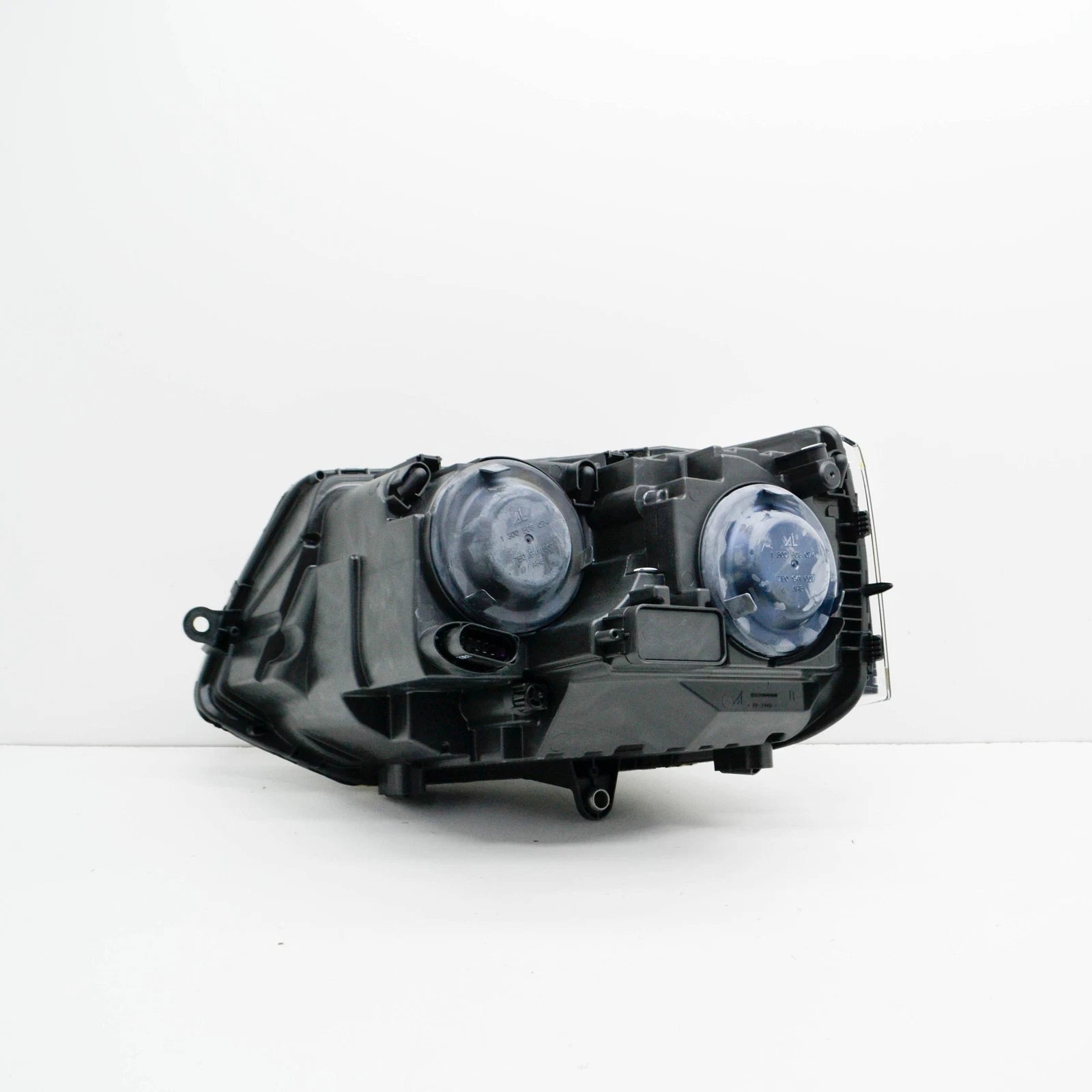 NEW VOLKSWAGEN TRANSPORTER T5 FRONT RIGHT HEADLIGHT LHD 7E1941016S ORIGINAL