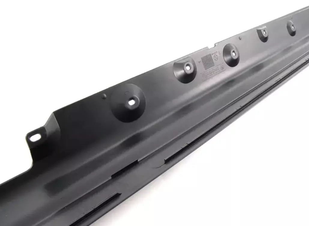 NEW BMW 3 E46 RIGHT SIDE SIDESKIRT 8211944 51718211944 ORIGINAL