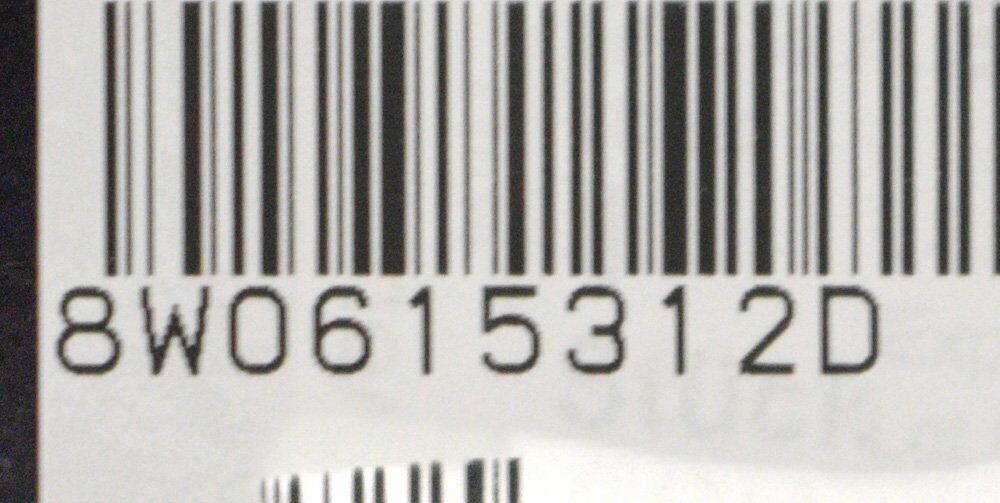 NEW AUDI Q7 4M FRONT RIGHT PLATE DUST SPLASH SHIELD 8W0615312D ORIGINAL