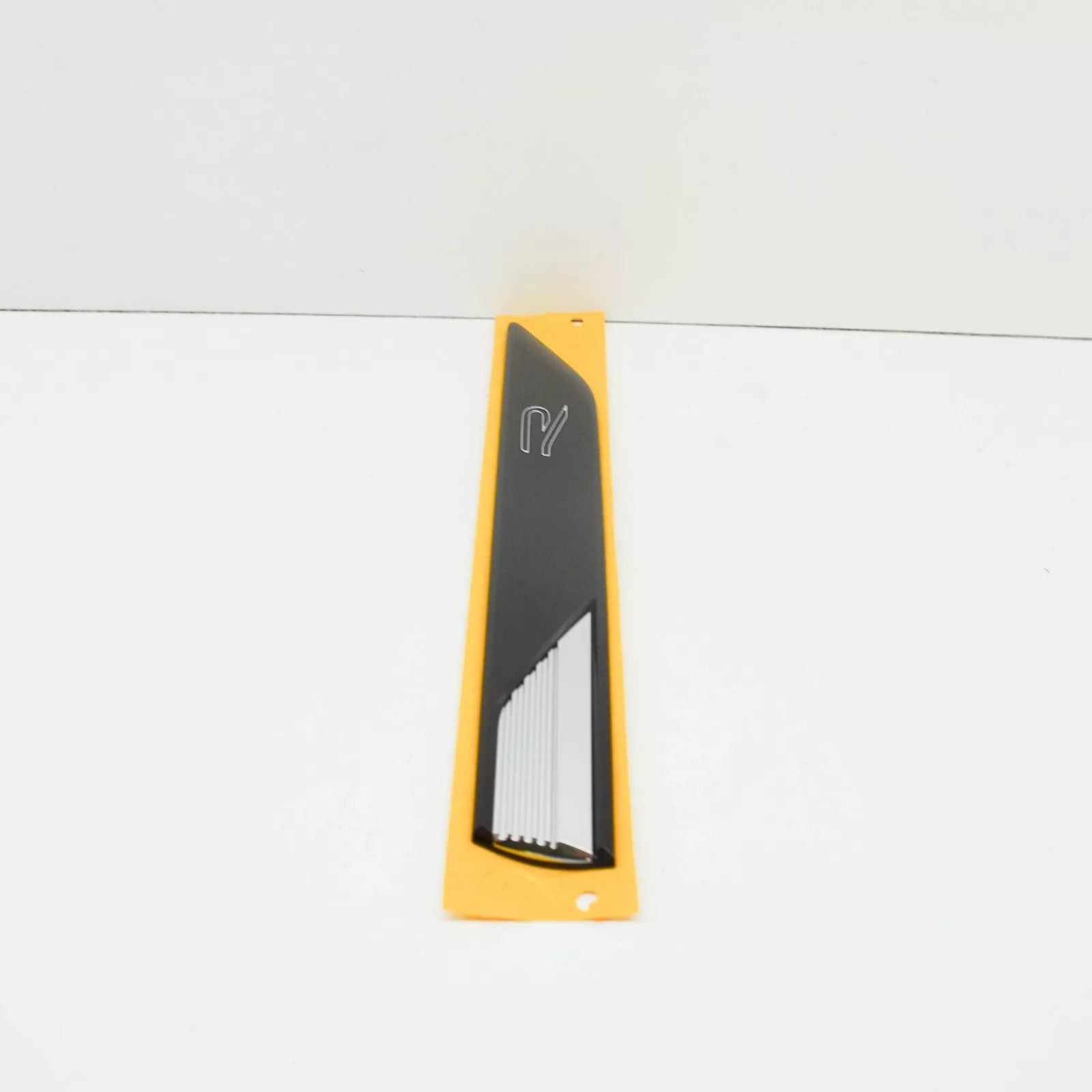 NEW VW TIGUAN AD MK2 FRONT LEFT SIDE R-LINE BADGE 5NA853688KDPJ ORIGINAL