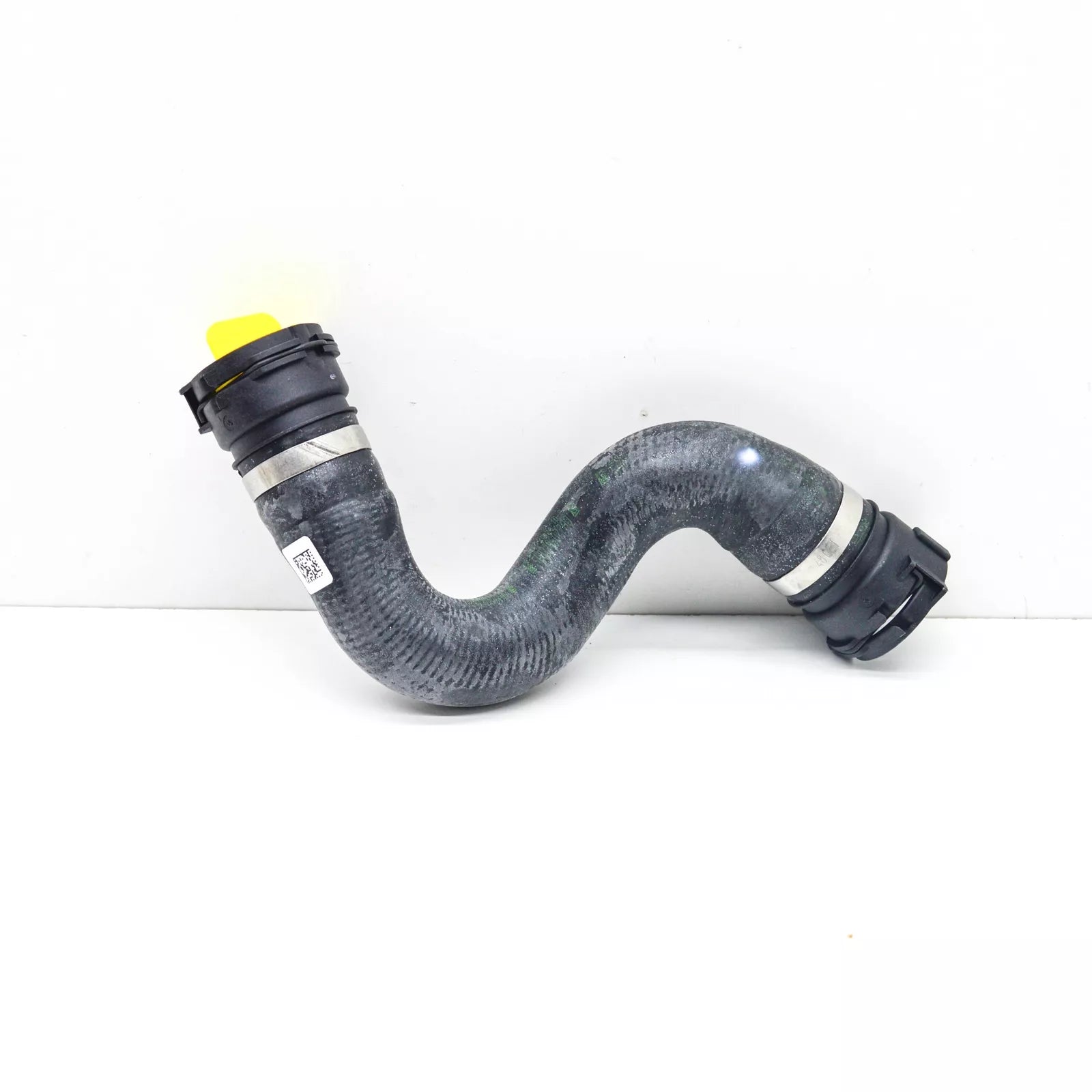 NEW AUDI A4 B9 ENGINE WTAER COOLANT HOSE W RELEASE COUPLING 8W0122101A