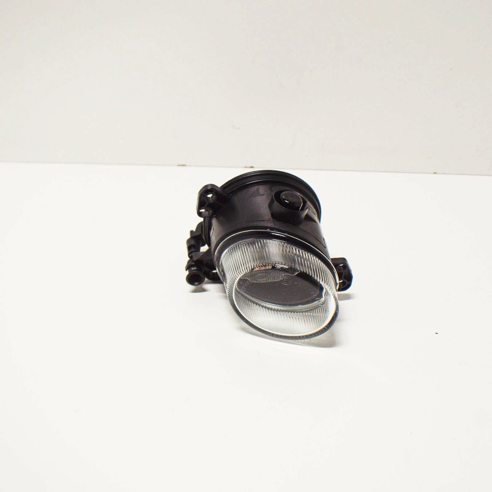 NEW MB E W212 FRONT BUMPER LEFT FOG LIGHT LAMP A2128201056